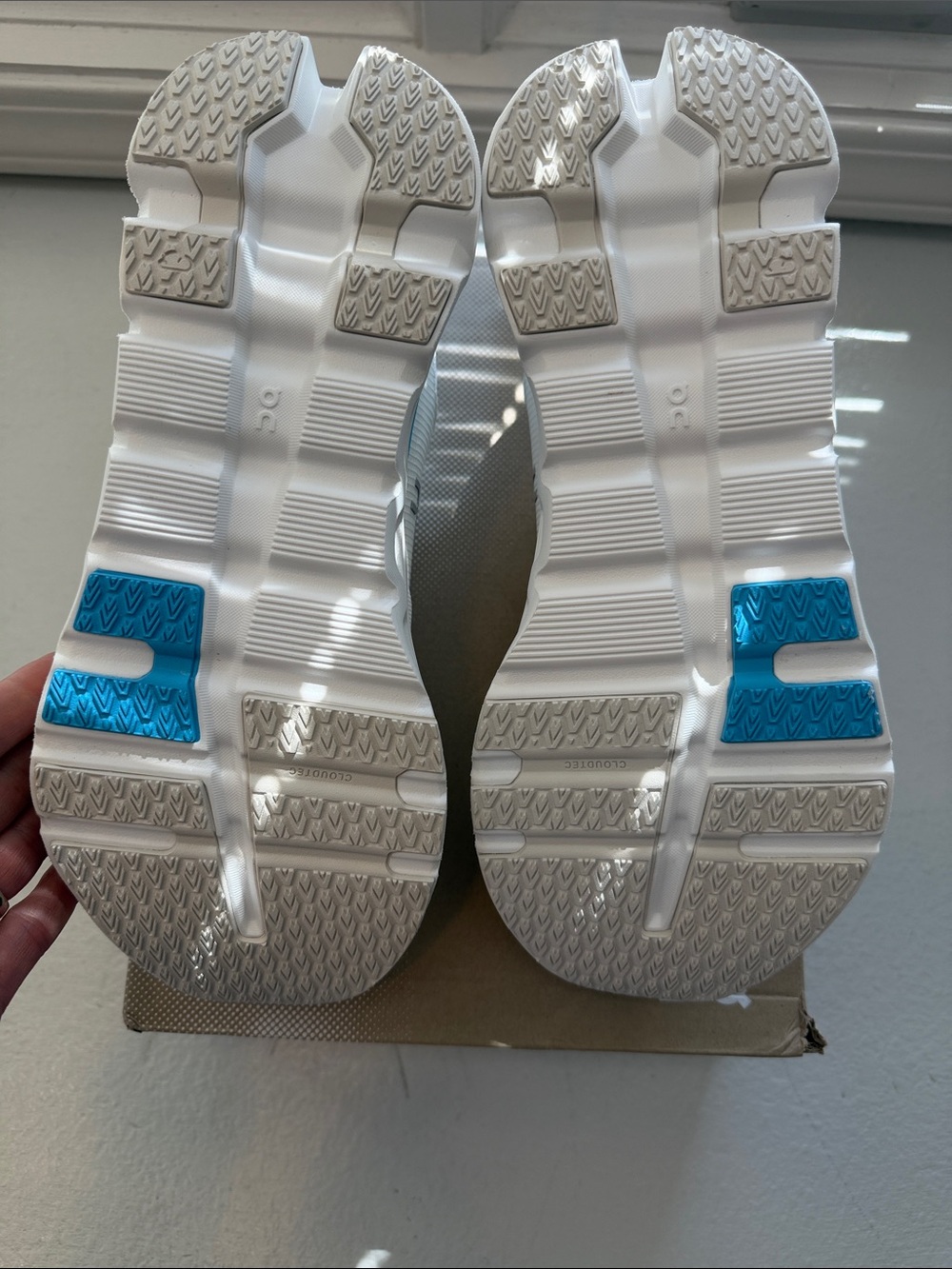On Cloud Womens Lightweight White and Blue Sneakers NEVER worn brand new! - Picture 6 of 7